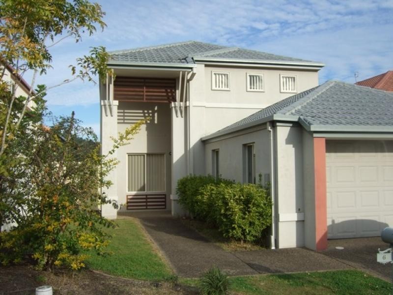 6 Noelene Lane, Arundel QLD 4214