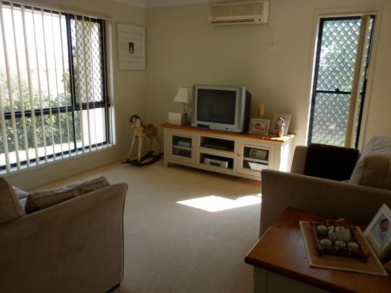 17 Respall Way, Arundel QLD 4214