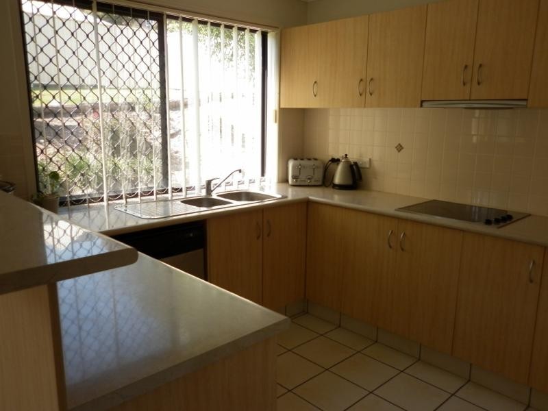 17 Respall Way, Arundel QLD 4214