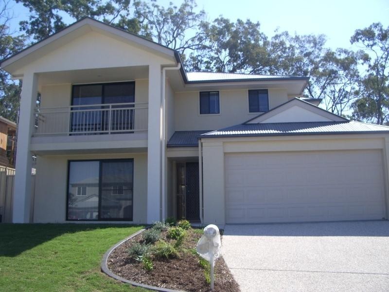 13 Caragh Crescent, Oxenford QLD 4210