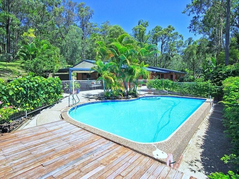 30 Ruth Terrace, Oxenford QLD 4210