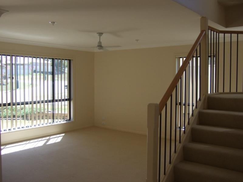 32 Golden Bear Drive, Arundel QLD 4214