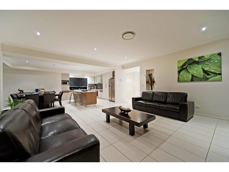 45 TallTrees Circuit, Wakerley QLD 4154