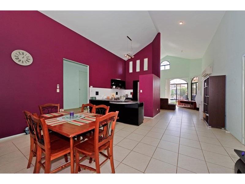 9 York Court, Pacific Pines QLD 4211