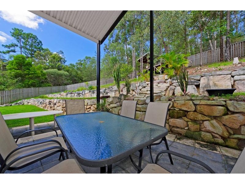 9 York Court, Pacific Pines QLD 4211
