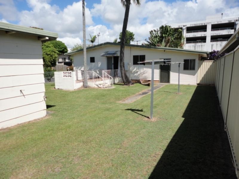 1 Fiona Street, Biggera Waters QLD 4216