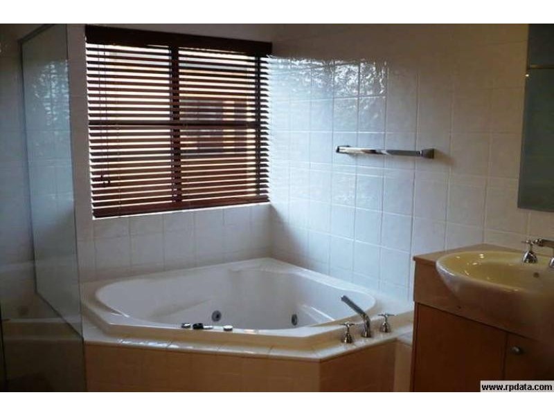 3267 PALLADIAN DRIVE, Hope Island QLD 4212