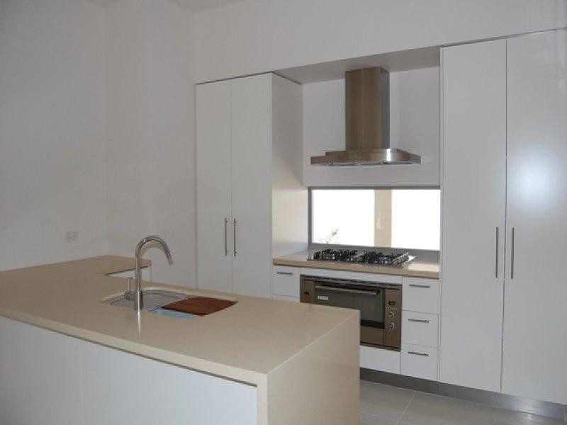 9130 PETER SENIOR DRIVE, Hope Island QLD 4212
