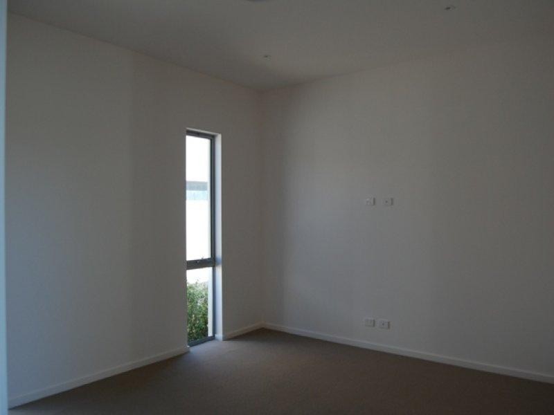 9130 PETER SENIOR DRIVE, Hope Island QLD 4212