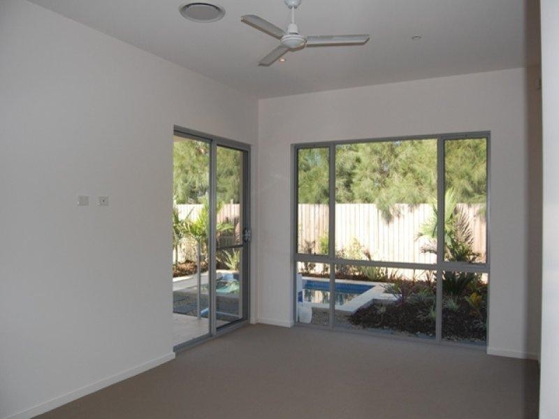 9130 PETER SENIOR DRIVE, Hope Island QLD 4212