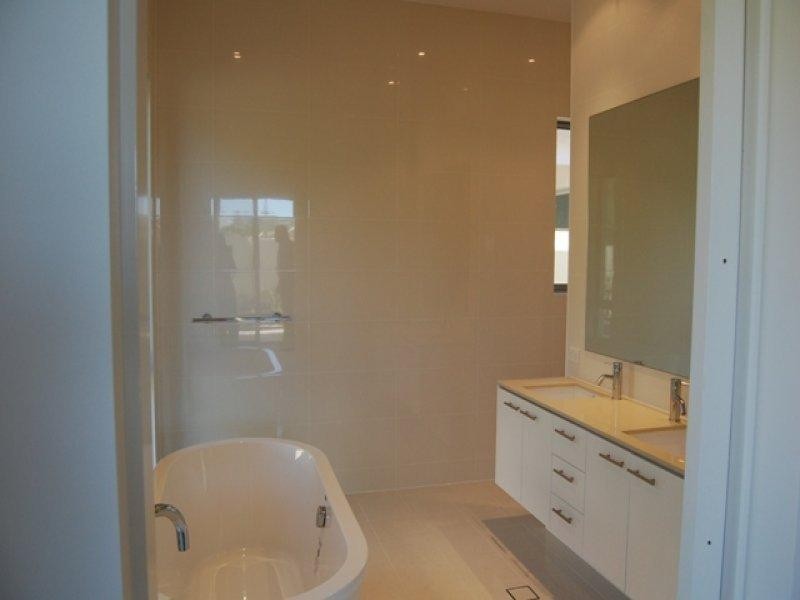 9130 PETER SENIOR DRIVE, Hope Island QLD 4212