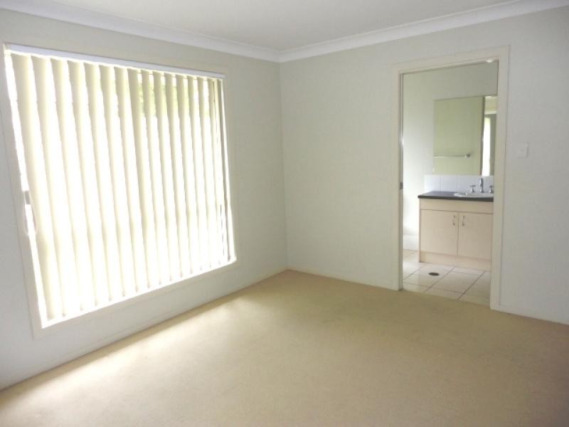 4 CRYSTAL PLACE, Upper Coomera QLD 4209