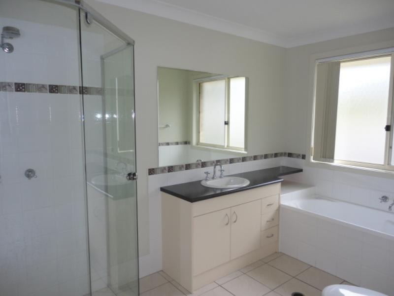 4 CRYSTAL PLACE, Upper Coomera QLD 4209