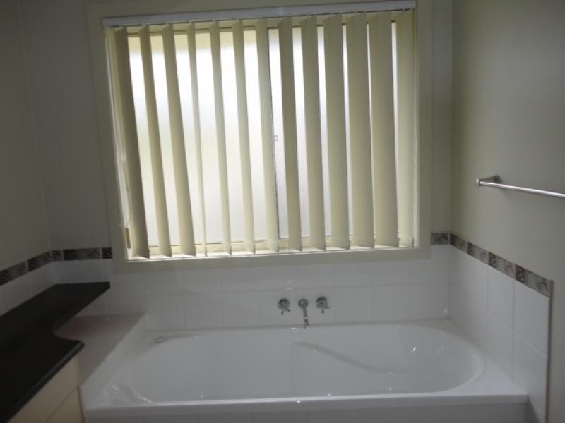 4 CRYSTAL PLACE, Upper Coomera QLD 4209