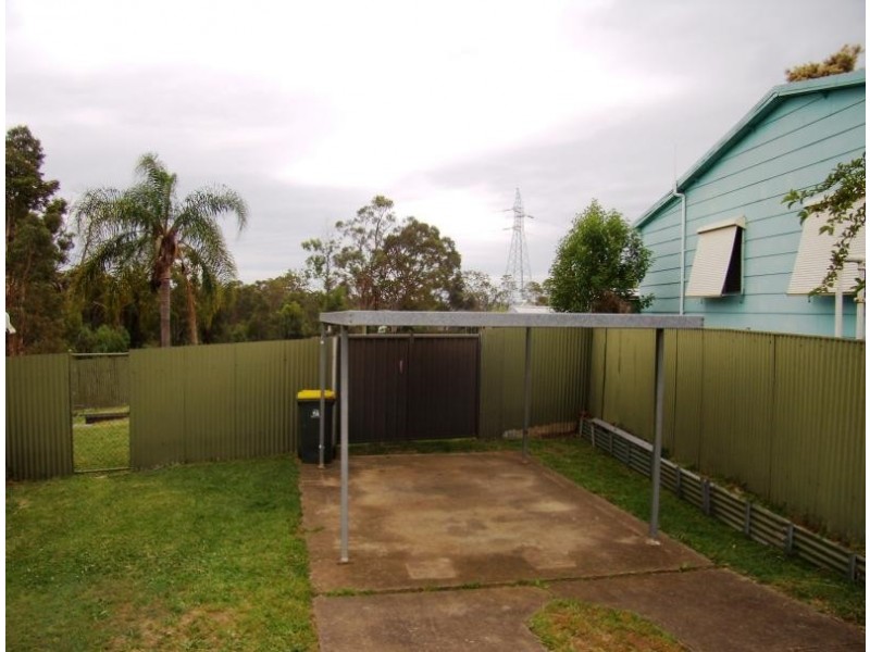 13 Ninth Street, Warragamba NSW 2752