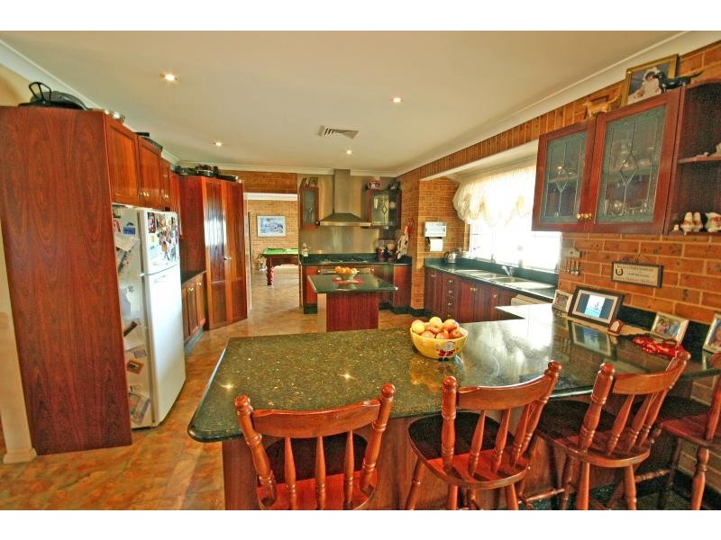 240 Luddenham Road, Luddenham NSW 2745