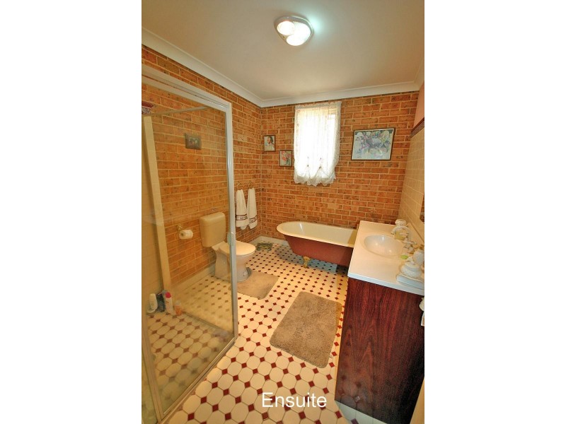 240 Luddenham Road, Luddenham NSW 2745