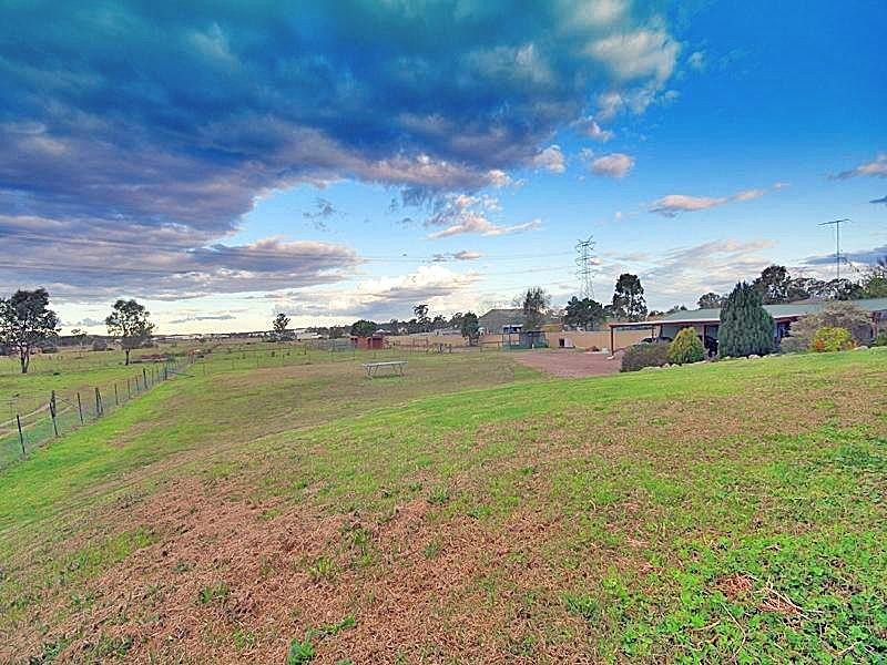 240 Luddenham Road, Luddenham NSW 2745