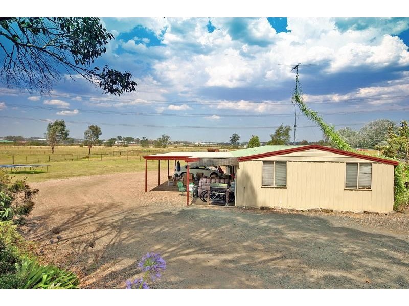 240 Luddenham Road, Orchard Hills NSW 2748