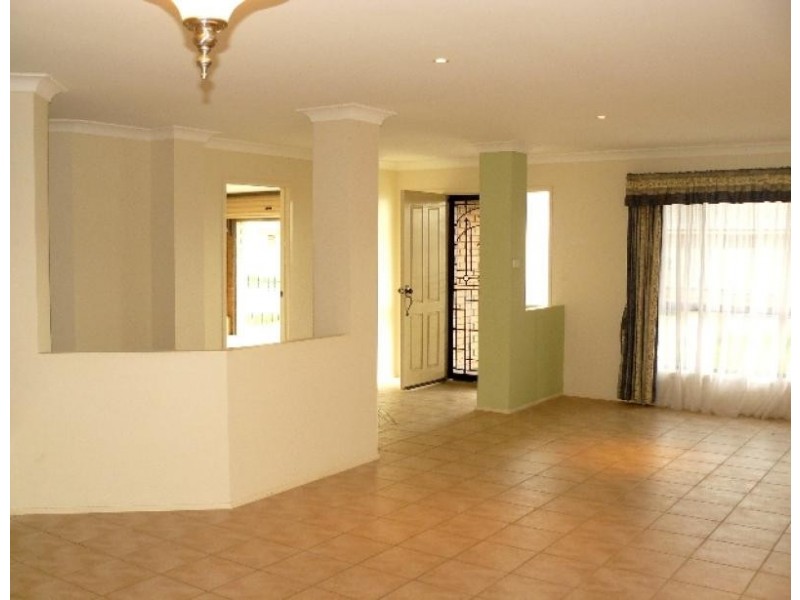 2 Tarrabundi Drive, Glenmore Park NSW 2745