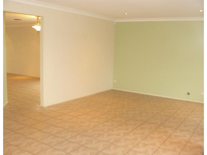 2 Tarrabundi Drive, Glenmore Park NSW 2745