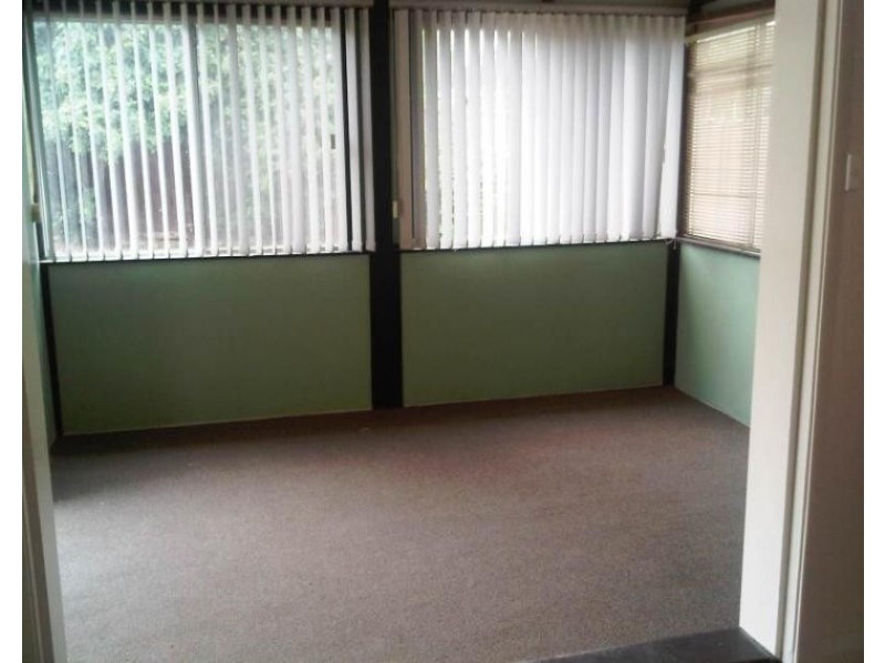 8 Jason Avenue, South Penrith NSW 2750