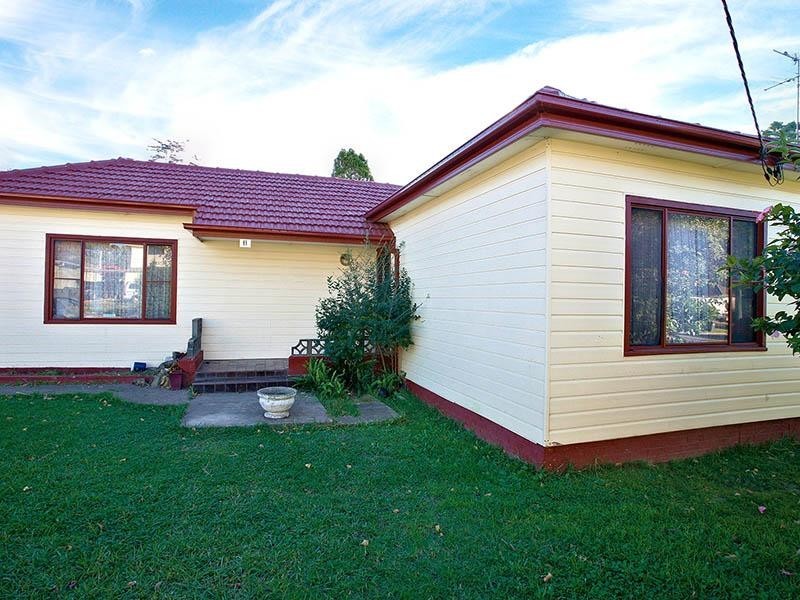 11 Penrose Cres, South Penrith NSW 2750