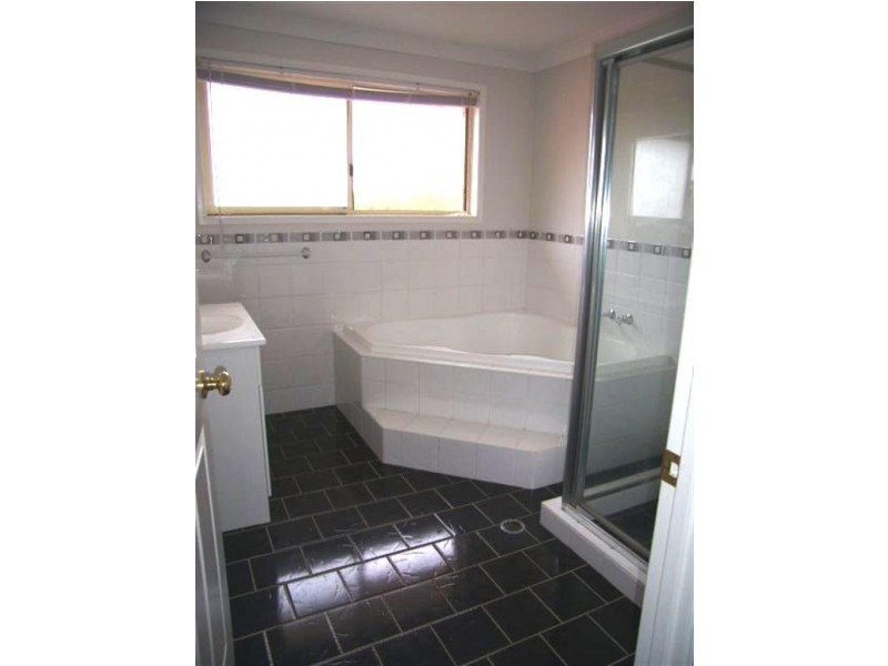 2-4 Bluestone Dr, Glenmore Park NSW 2745