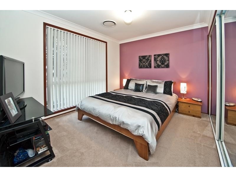 20 Silvereye Cl, Glenmore Park NSW 2745