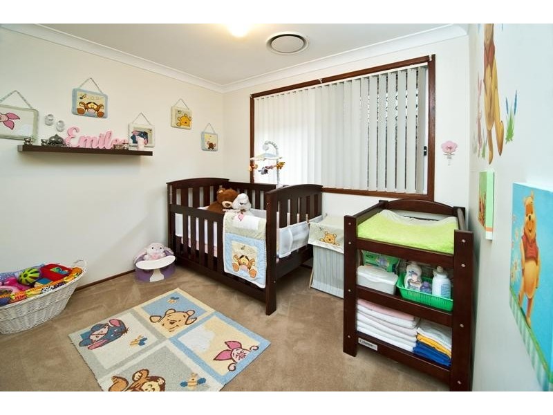 20 Silvereye Cl, Glenmore Park NSW 2745