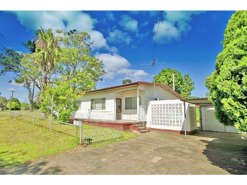 19 Third St, Warragamba NSW 2752