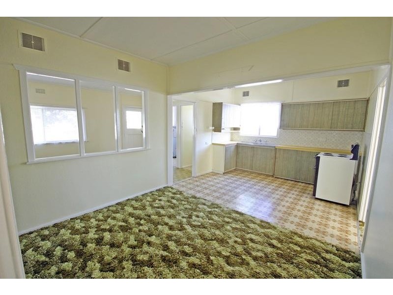 19 Third St, Warragamba NSW 2752