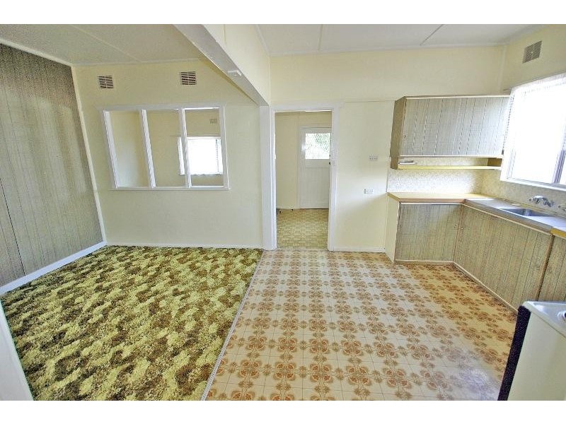 19 Third St, Warragamba NSW 2752