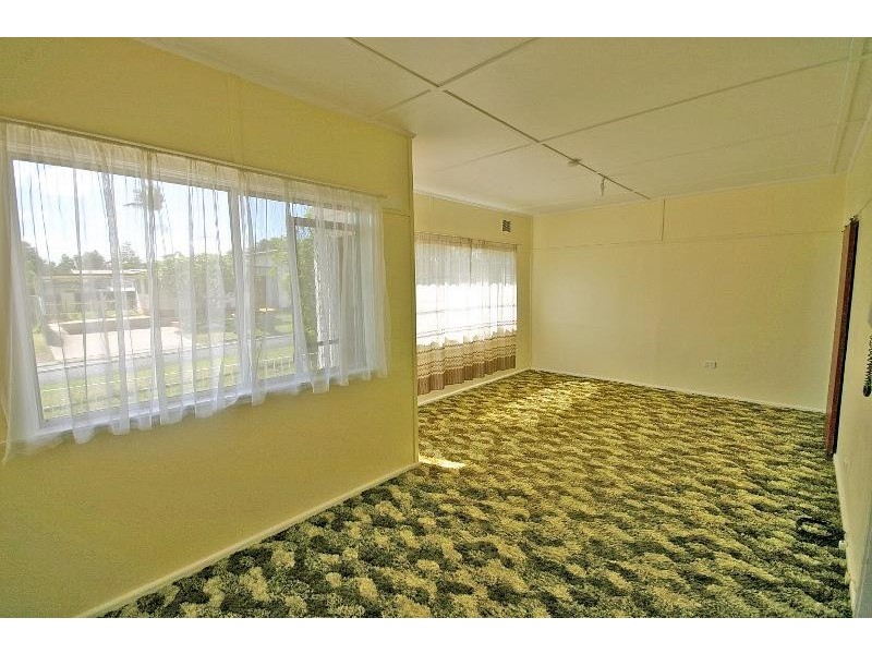 19 Third St, Warragamba NSW 2752