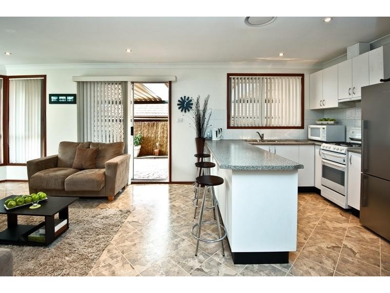 20 Silvereye Cl, Glenmore Park NSW 2745