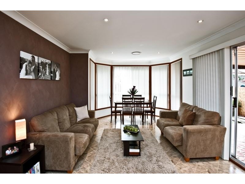 20 Silvereye Cl, Glenmore Park NSW 2745