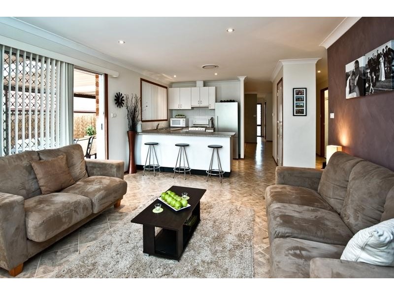 20 Silvereye Cl, Glenmore Park NSW 2745