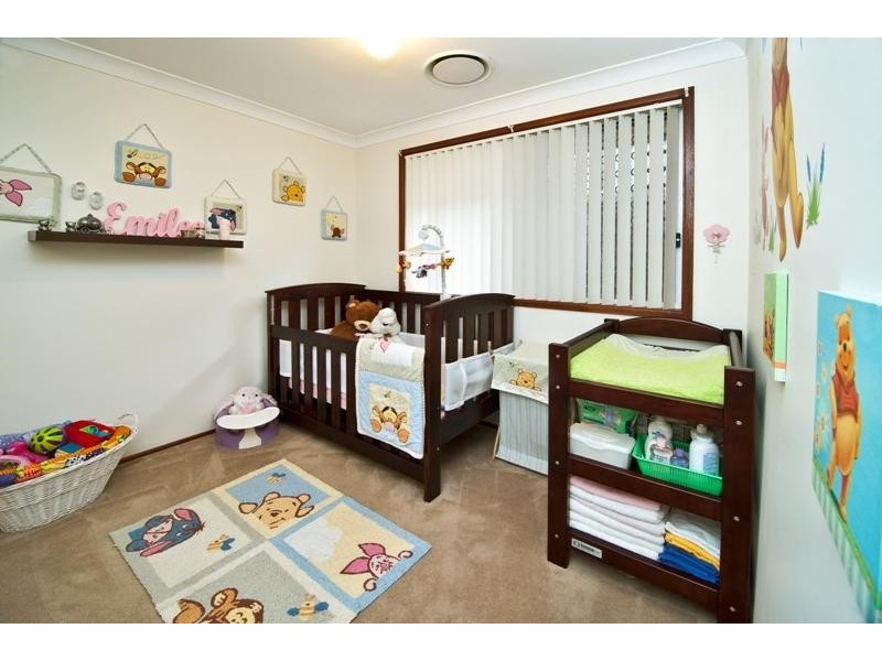 20 Silvereye Cl, Glenmore Park NSW 2745