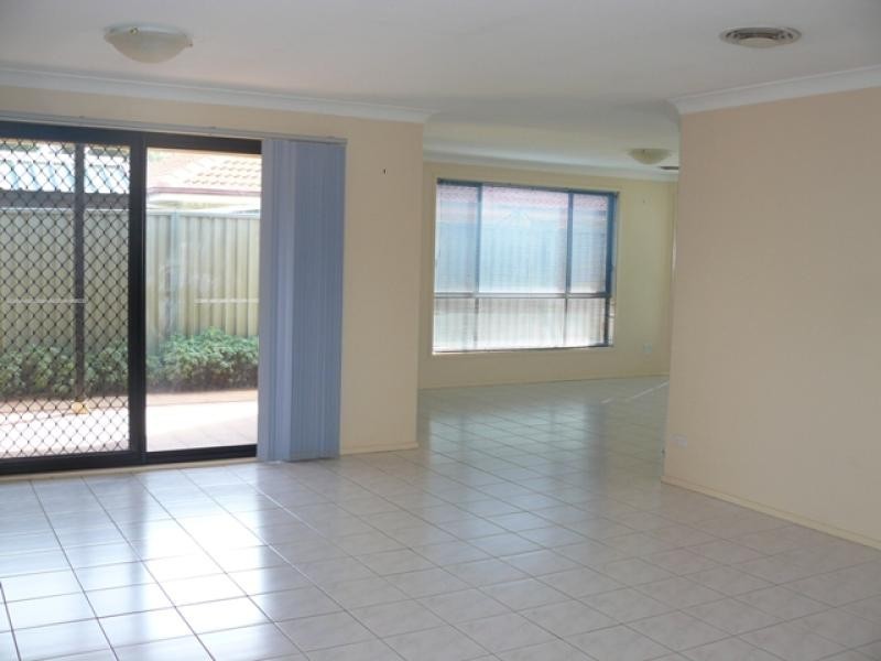 6 Killarney Avenue, Glenmore Park NSW 2745