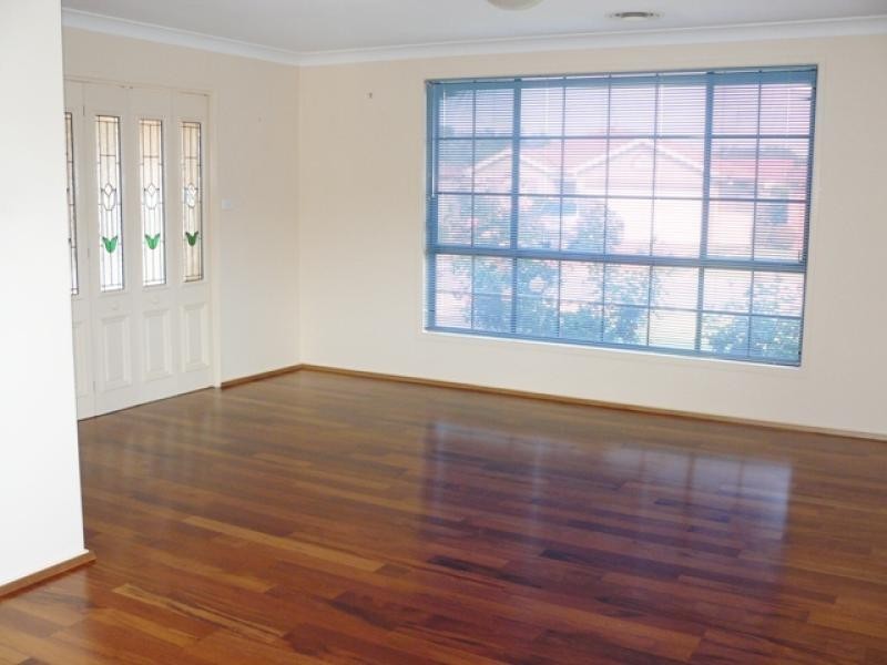 6 Killarney Avenue, Glenmore Park NSW 2745