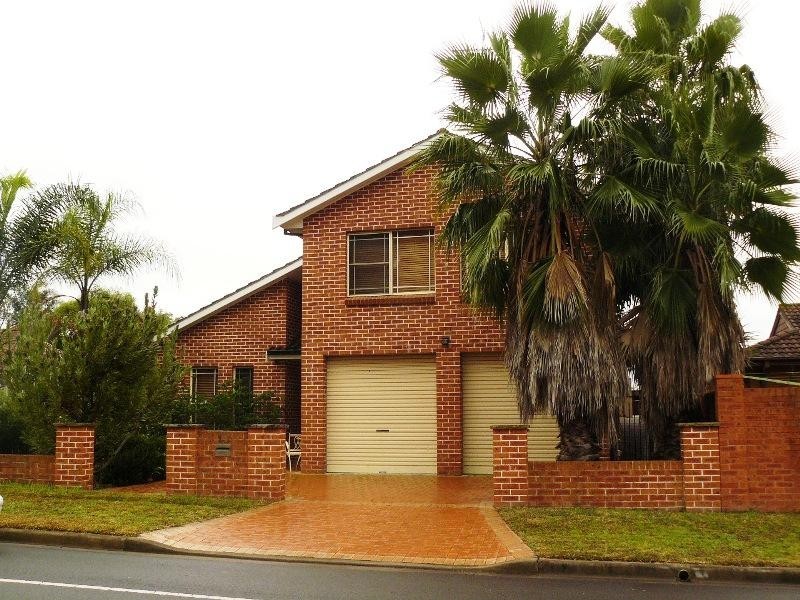 14 Peppermint Cres, Kingswood NSW 2747