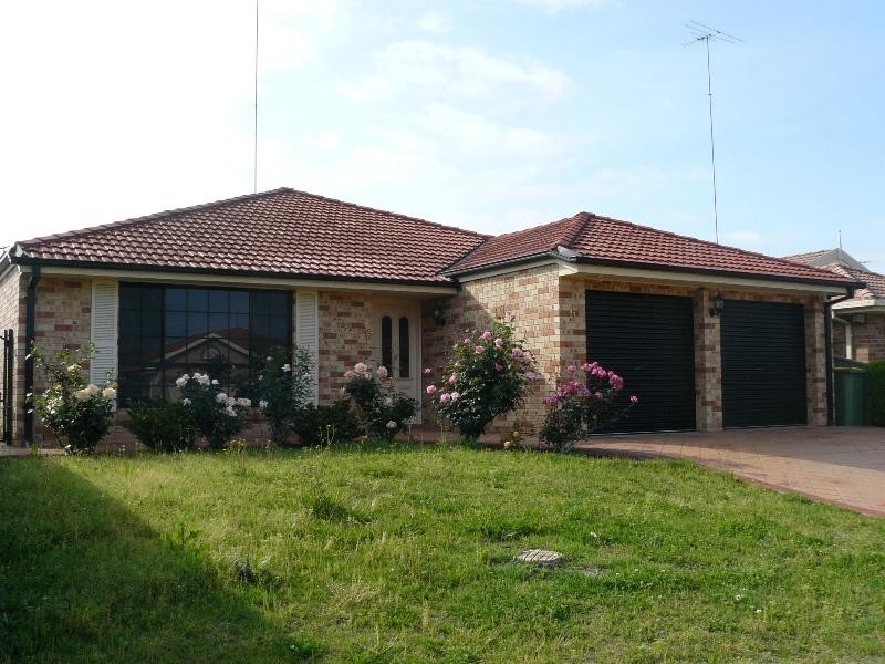 6 Killarney Avenue, Glenmore Park NSW 2745