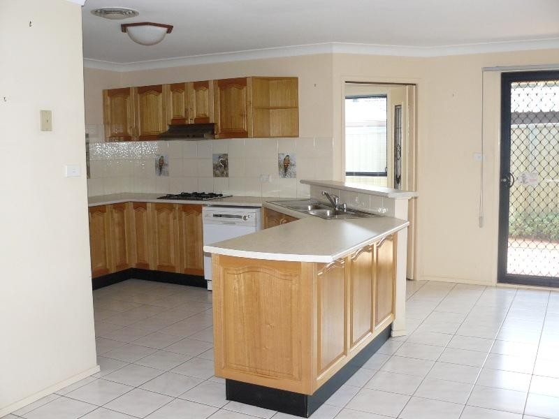 6 Killarney Avenue, Glenmore Park NSW 2745