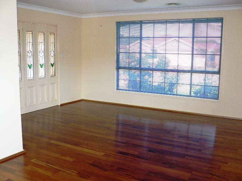 6 Killarney Avenue, Glenmore Park NSW 2745