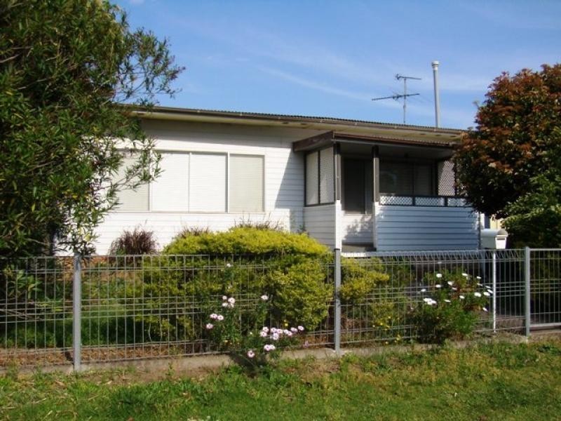 2 Ninth Street, Warragamba NSW 2752