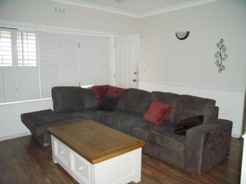 2 Ninth Street, Warragamba NSW 2752