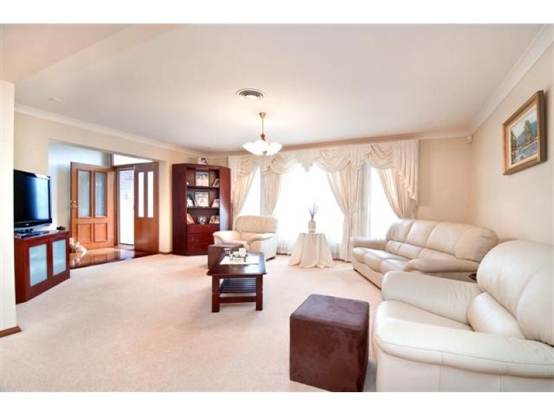 29 Kiernan Cres, Abbotsbury NSW 2176