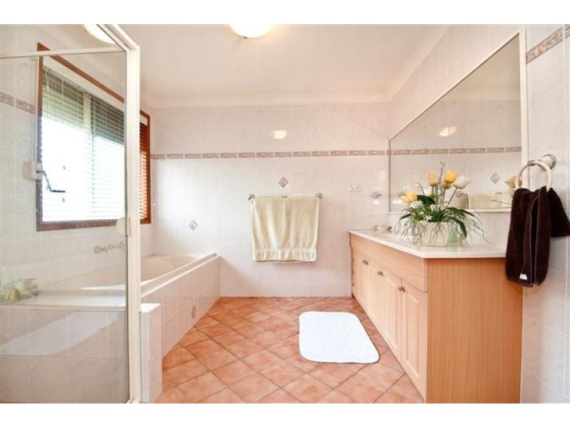 29 Kiernan Cres, Abbotsbury NSW 2176