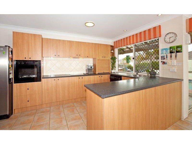 16 Villari Close, Belmont QLD 4153