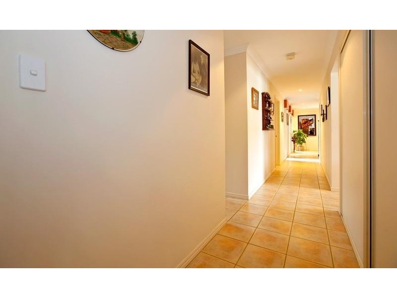 16 Villari Close, Belmont QLD 4153